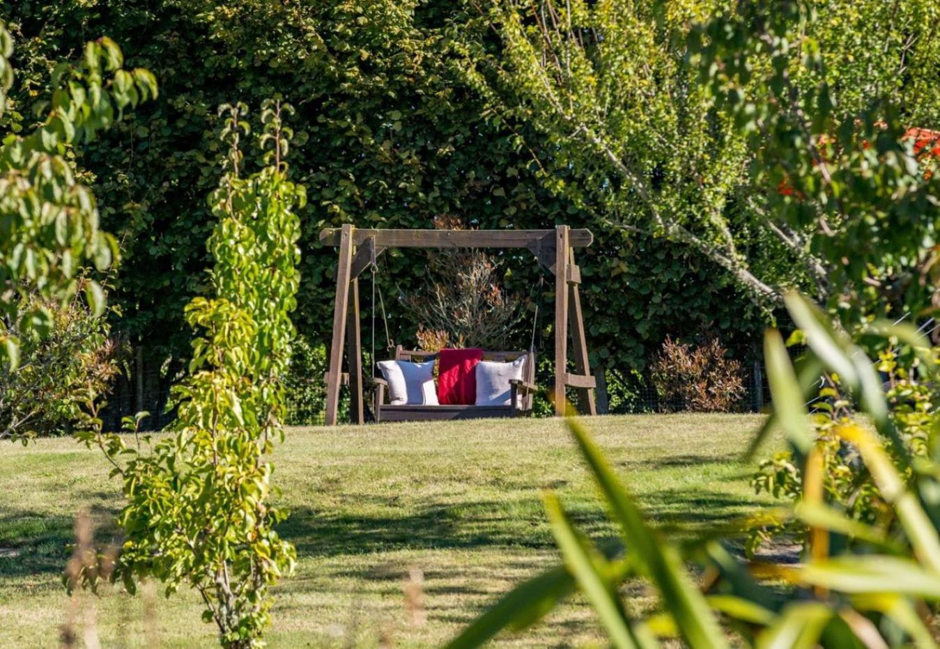 אגם טאופו Mountviews Lodge מראה חיצוני תמונה