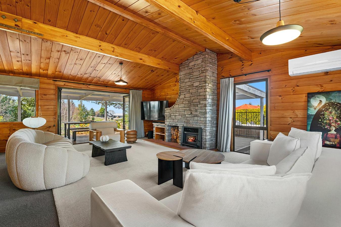 אגם טאופו Mountviews Lodge מראה חיצוני תמונה