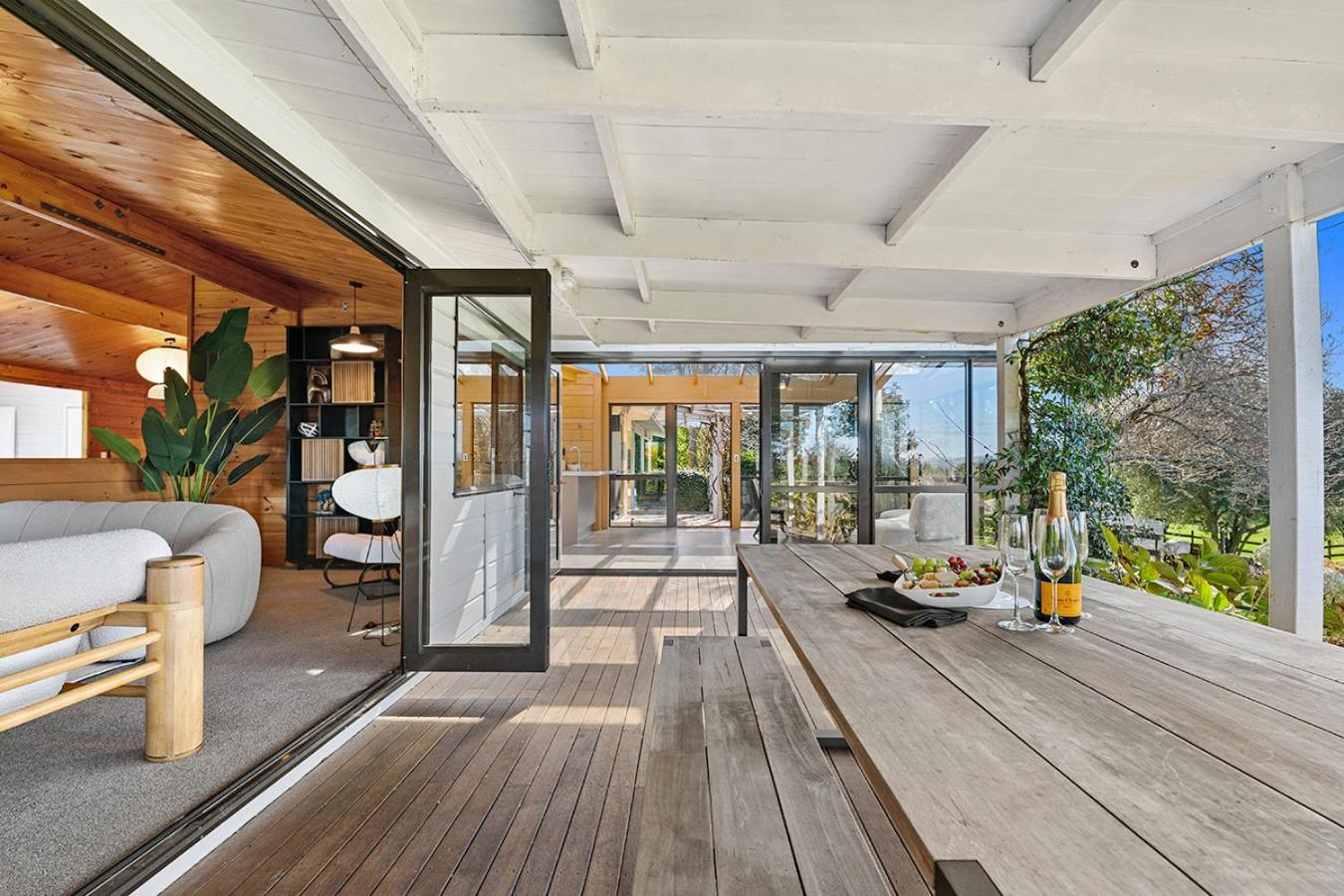 אגם טאופו Mountviews Lodge מראה חיצוני תמונה